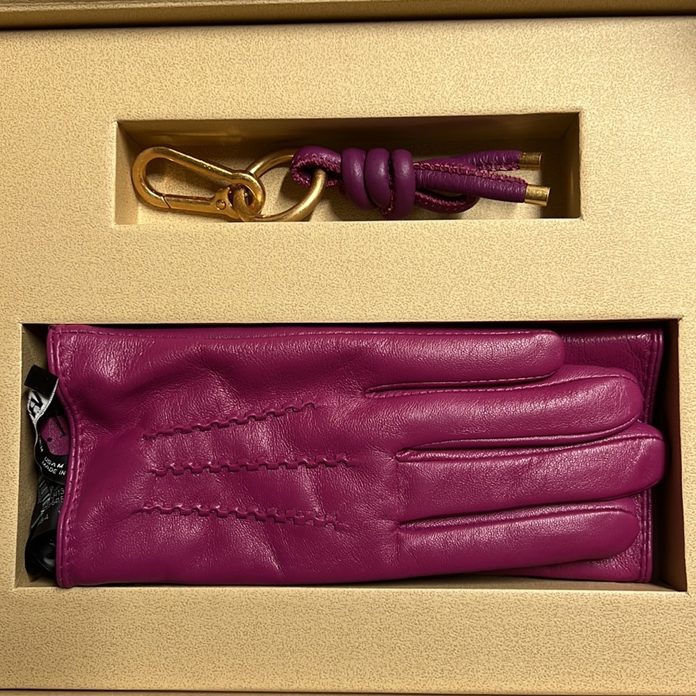 ✨SALE ✨Zara special edition leather gloves & key fob set ✨SALE ✨ - Picture 5 of 5